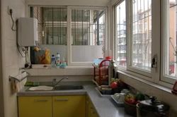 Bếp đặt ngoài ban công có thực sự tiện? 7 điều gia đình nên cân nhắc trước khi sử dụng