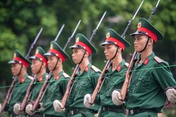 Sau những bước chân không sai một nhịp của chiến sĩ tiêu binh bảo vệ Lăng Bác