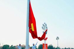 Tuổi trẻ Thủ đô dự Lễ Thượng cờ và vào Lăng viếng Chủ tịch Hồ Chí Minh