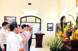 Phường Kim Liên dâng hương tưởng niệm Chủ tịch Hồ Chí Minh