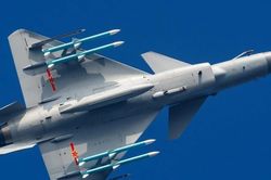 PL-15: Vì sao tên lửa Trung Quốc khiến J-10C trở nên đáng chú ý?