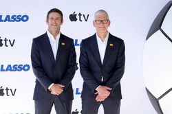 Hành động trên mạng xã hội của Apple sau khi có CEO mới