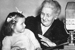 Maria Montessori và tuổi thơ đầy ắp tình yêu thương