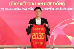 Hoàng Đức ở lại CLB Ninh Bình tới tuổi 32