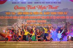 Mèo Vạc vang 'Bản hùng ca trên đá' trong đêm Quốc khánh