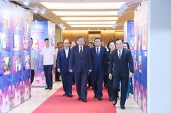 Tổng Bí thư, Chủ tịch nước Tô Lâm tham quan Triển lãm 'Những tấm gương bình dị mà cao quý'