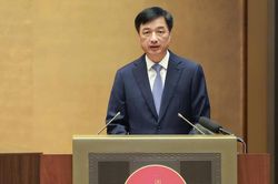 L&agrave; c&aacute;n bộ, Đảng vi&ecirc;n, phải ti&ecirc;n phong, gương mẫu, d&aacute;m nghĩ, d&aacute;m l&agrave;m