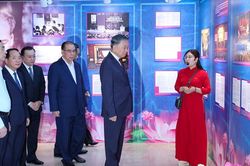 Tổng Bí thư, Chủ tịch nước Tô Lâm tham quan triển lãm 'Những tấm gương bình dị mà cao quý'