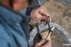 S&aacute;ng 3/9: Gi&aacute; bạc trong nước v&agrave; thế giới đảo chiều tăng