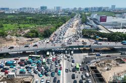 [Ảnh] Hà Nội: Giao thông tăng nhiệt trong ngày đầu trở lại làm việc sau kỳ nghỉ lễ 2/9