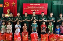 Điện Bi&ecirc;n ph&acirc;n c&ocirc;ng đảng vi&ecirc;n bi&ecirc;n ph&ograve;ng gi&uacute;p đỡ hộ ngh&egrave;o, gia đ&igrave;nh kh&oacute; khăn ở bi&ecirc;n giới