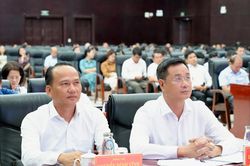 Đưa các nghị quyết, chỉ thị của Bộ Chính trị nhanh chóng đi vào cuộc sống