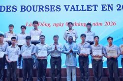 129 học sinh, sinh vi&ecirc;n khu vực T&acirc;y Nguy&ecirc;n - Nam Trung bộ nhận học bổng Vallet