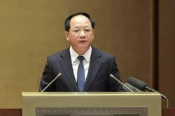 Chuyển trọng t&acirc;m c&ocirc;ng t&aacute;c tư tưởng từ quản l&yacute; sang dẫn dắt x&atilde; hội