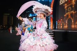 [GALLERY] Bảo Ngọc ghi điểm khi trình diễn trang phục văn hóa tại Miss World