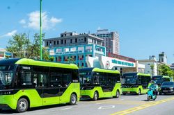 Quảng Ninh triển khai xe bus điện miễn ph&iacute; đưa đ&oacute;n học sinh đến trường