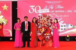 Trường THPT Cao B&aacute; Qu&aacute;t (Đắk Lắk) kỷ niệm 30 năm th&agrave;nh lập