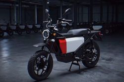 Một hãng xe Việt sắp tung xe máy điện 2 pin, đi được 160 km mỗi lần sạc