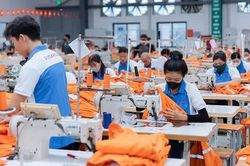 Kinh tế Việt Nam 8 th&aacute;ng: Nhiều động lực tăng trưởng c&ugrave;ng 'tăng tốc'