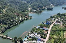 Loạt villa, homestay quanh hồ Đồng Đò đóng cửa