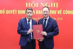 C&ocirc;ng bố quyết định của Ban B&iacute; thư về c&ocirc;ng t&aacute;c c&aacute;n bộ