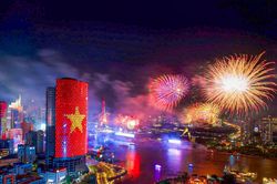 Muốn thấy cầu vồng, phải tự mình đi qua cơn mưa!