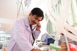 PGS Nguyễn Huy Thắng: 20 phút cấp cứu thay đổi cuộc đời bệnh nhân đột quỵ