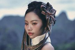 Ca sĩ Phương Mỹ Chi l&ecirc;n tiếng về tranh c&atilde;i trang phục
