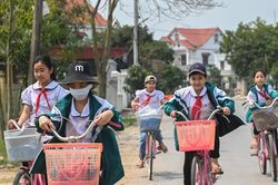 Hỗ trợ gia đ&igrave;nh sinh con g&aacute;i: Thưởng tiền c&oacute; l&agrave;m giảm t&acirc;m l&yacute; 'phải c&oacute; con trai'?