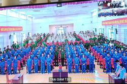 Ca sĩ Chi D&acirc;n l&atilde;nh 7 năm t&ugrave;, Tr&uacute;c Phương 6 năm v&igrave; ma t&uacute;y