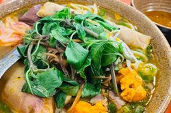 Nam du khách cấp cứu sau khi ăn sáng bằng bún bò