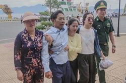 32 ngư dân gặp nạn trên biển trở về đất liền an toàn