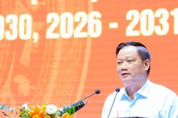 B&iacute; thư Tỉnh uỷ: C&aacute;n bộ phải chứng minh bằng năng lực v&agrave; cống hiến