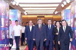 Toàn cảnh hội nghị nghiên cứu, học tập, quán triệt và triển khai một số nghị quyết, chỉ thị của Bộ Chính trị