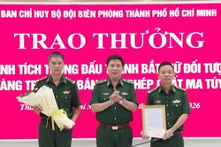 Bộ đội Bi&ecirc;n ph&ograve;ng TP Hồ Ch&iacute; Minh khen thưởng tổ đ&aacute;nh &aacute;n ma t&uacute;y