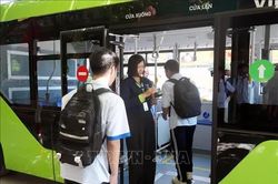 Quảng Ninh triển khai chương trình đưa đón học sinh tại 3 phường bằng xe buýt điện