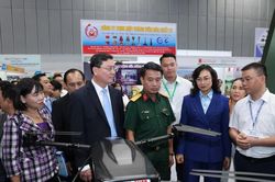 Hàng tiêu dùng Việt tìm đường vào chuỗi phân phối toàn cầu