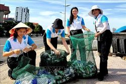 H&igrave;nh th&agrave;nh, lan tỏa lối sống xanh, ti&ecirc;u d&ugrave;ng xanh, th&acirc;n thiện với m&ocirc;i trường