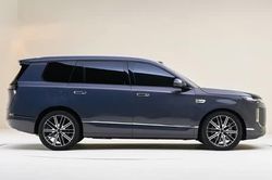 SUV dài hơn 5,1 mét, công suất 585 mã lực, trang bị tiên tiến, giá gần 900 triệu đồng