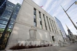 Canada giữ nguyên lãi suất giữa lúc căng thẳng với Mỹ leo thang