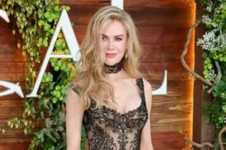 Nicole Kidman diện váy đen xuyên thấu đầy ma mị