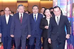 Hội nghị nghiên cứu, học tập, quán triệt và triển khai một số nghị quyết, chỉ thị của Bộ Chính trị