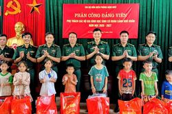 Đồn Biên phòng Nậm Nhừ phân công đảng viên phụ trách hộ gia đình có trẻ em mồ côi, đặc biệt khó khăn