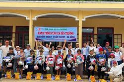 Tiếp sức học sinh vùng cao