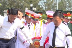 X&atilde; Thăng An truy điệu v&agrave; an t&aacute;ng h&agrave;i cốt liệt sĩ