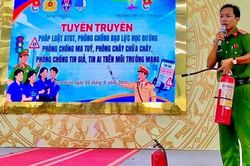 Tuy Phước tuy&ecirc;n truyền, phổ biến ph&aacute;p luật cho hơn 1.500 học sinh