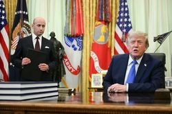 Sắc lệnh hạn chế quyền công dân theo nơi sinh của Tổng thống Trump lại bị chặn