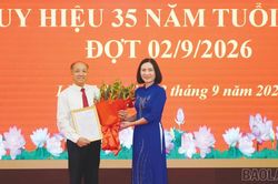 L&agrave;o Cai tặng, truy tặng Huy hiệu Đảng đợt 2/9 đối với 4.802 đảng vi&ecirc;n