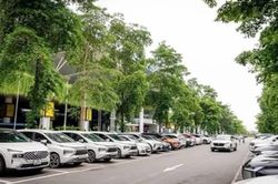 Xử lý 66 vụ 'cò mồi', chèo kéo, đỗ phương tiện không đúng quy định ở Nội Bài