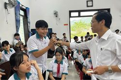 Phục hồi điều kiện dạy và học sau mưa lũ